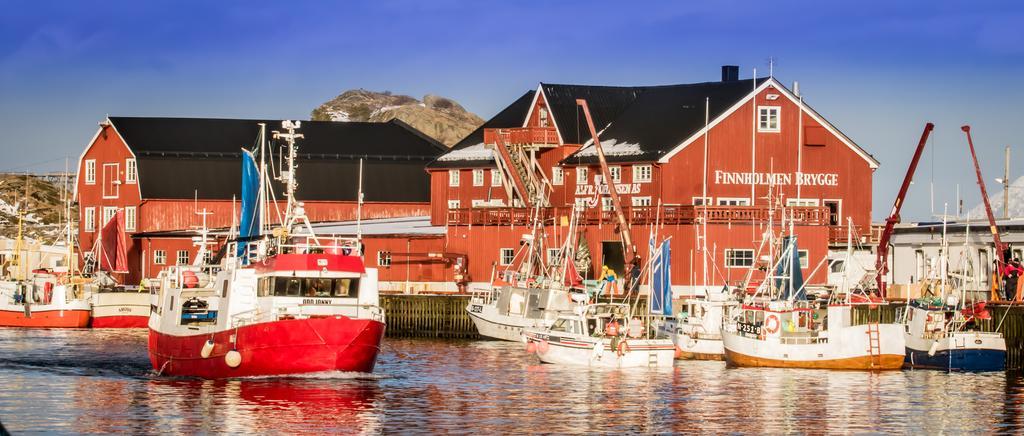 Finnholmen Brygge Henningsvær Buitenkant foto